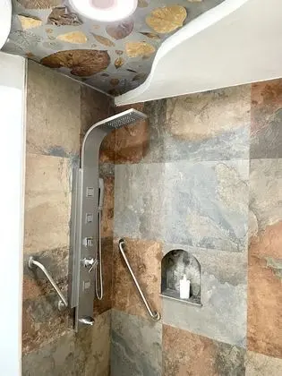 Family Tek Büyük Yataklı Oda