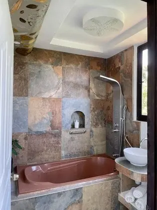 Family Tek Büyük Yataklı Oda