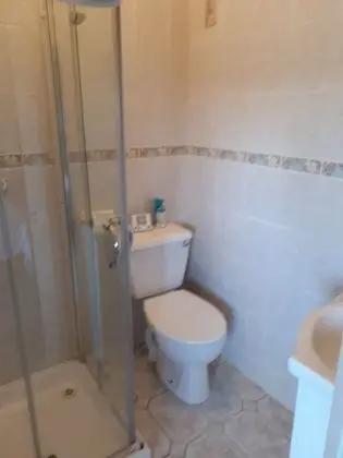 İki Ayrı Yataklı Oda, Banyolu/Duşlu