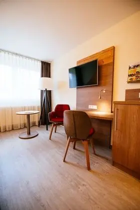 Büyük Yataklı Tek Kişilik Oda (Hotel)