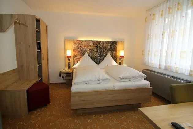 Business Tek Büyük Yataklı Oda