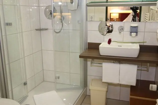 Business Tek Büyük Yataklı Oda