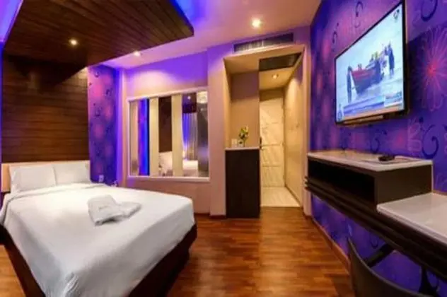 Deluxe Room with Spa Bath