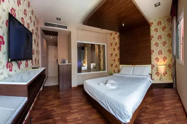 Deluxe Room with Spa Bath