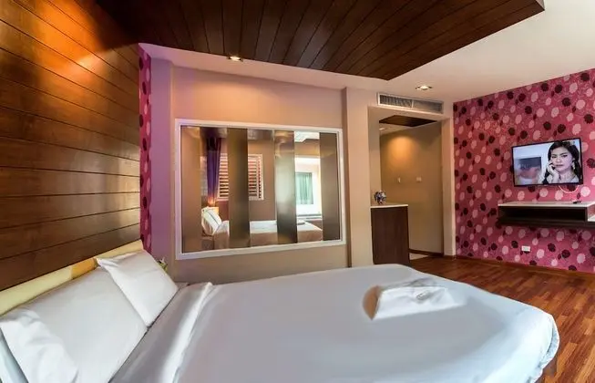 Deluxe Room with Spa Bath