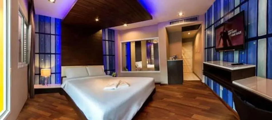 Deluxe Room with Spa Bath