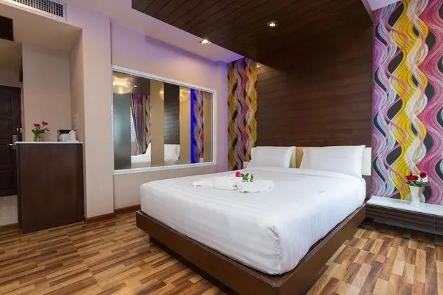 Deluxe Room with Spa Bath