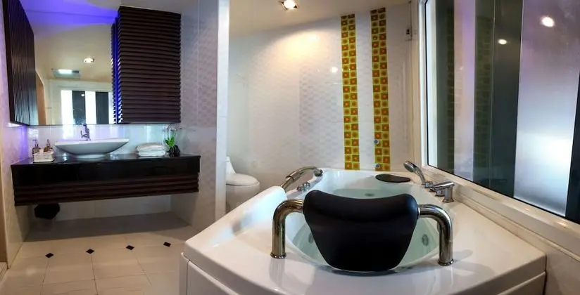 Deluxe Room with Spa Bath