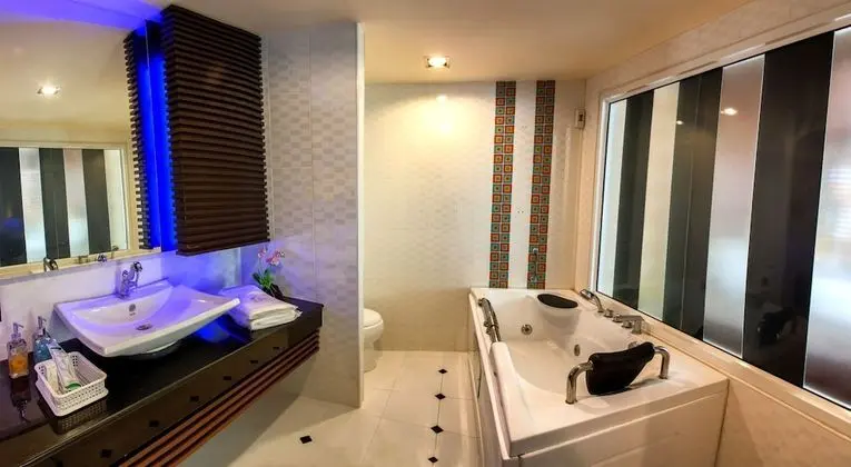 Deluxe Room with Spa Bath