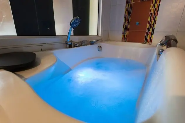 Deluxe Room with Spa Bath