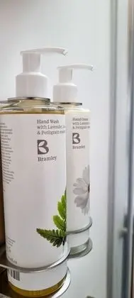 Tek Büyük Yataklı Oda, Engellilere Uygun, Banyolu/Duşlu