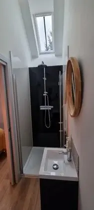 Tek Büyük Yataklı Oda, Engellilere Uygun, Banyolu/Duşlu