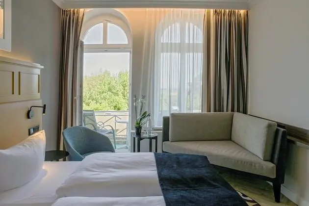 Tek Büyük Yataklı Oda, Balkon, Deniz Manzaralı