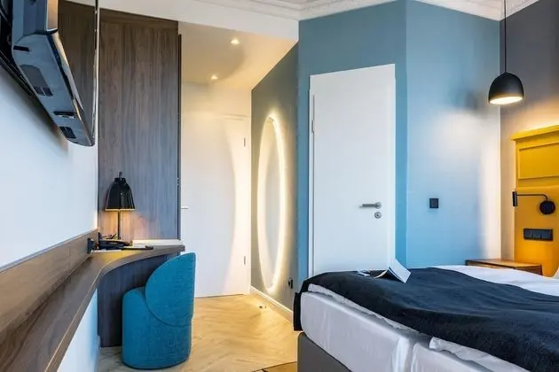 Tek Büyük Yataklı Oda, Balkon, Deniz Manzaralı