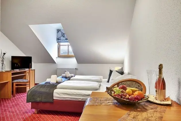 Comfort Tek Büyük Yataklı Oda