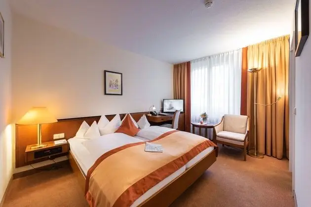 Standard Tek Büyük Yataklı Oda, Bahçe Manzaralı