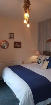 Tek Büyük veya İki Ayrı Yataklı Oda (Bae Treardurr)