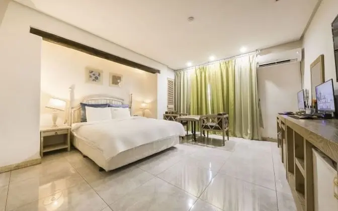 Deluxe Tek Büyük Yataklı Oda