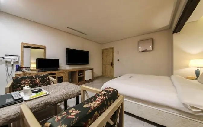 Deluxe Tek Büyük Yataklı Oda