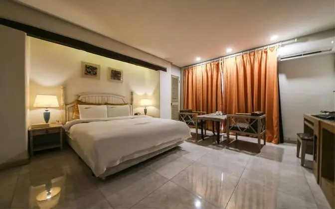 Deluxe Tek Büyük Yataklı Oda