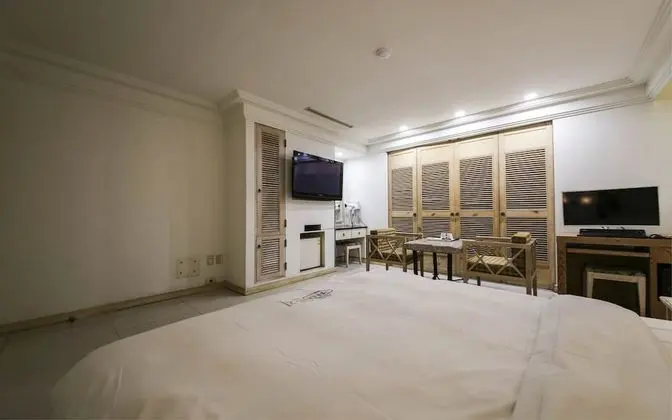 Deluxe Tek Büyük Yataklı Oda