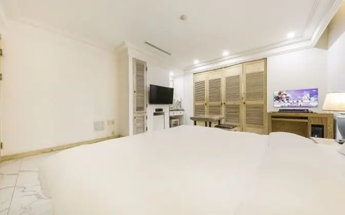 Premium Tek Büyük Yataklı Oda