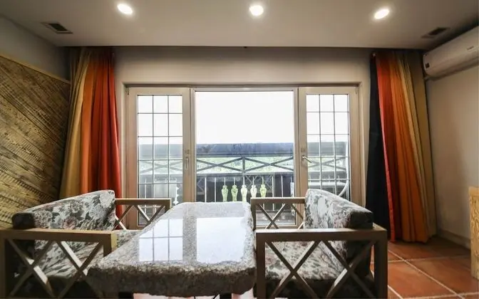 Premium Tek Büyük Yataklı Oda