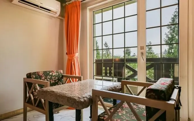 Premium Tek Büyük Yataklı Oda