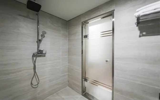 Premium Tek Büyük Yataklı Oda