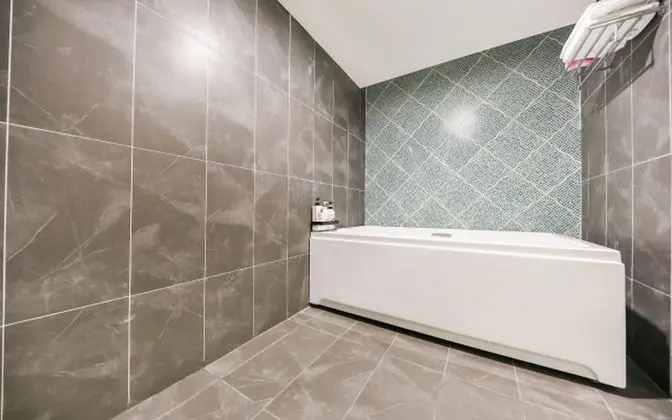 Premium Tek Büyük Yataklı Oda