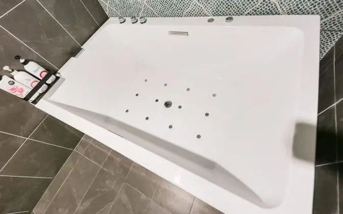 Premium Tek Büyük Yataklı Oda