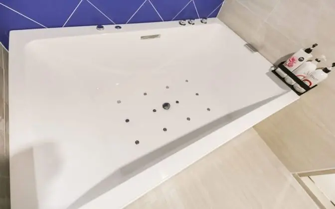 Premium Tek Büyük Yataklı Oda