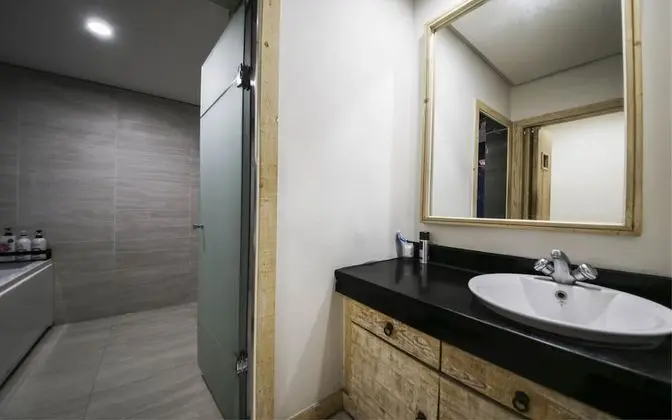 Premium Tek Büyük Yataklı Oda