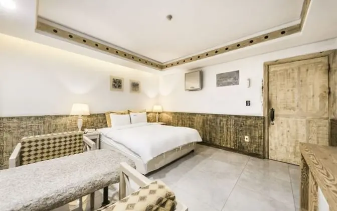 Standard Tek Büyük Yataklı Oda