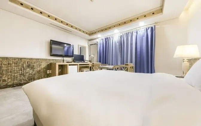 Standard Tek Büyük Yataklı Oda