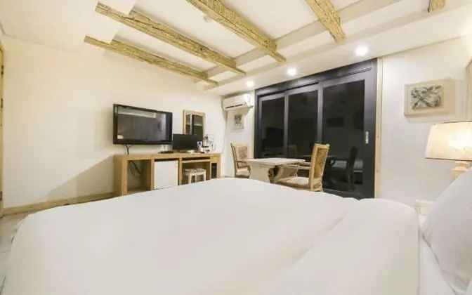 Standard Tek Büyük Yataklı Oda