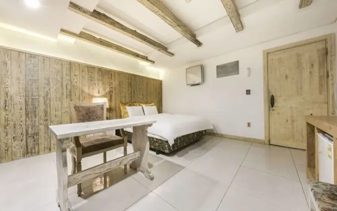 Standard Tek Büyük Yataklı Oda