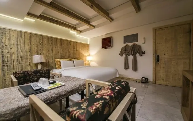 Standard Tek Büyük Yataklı Oda