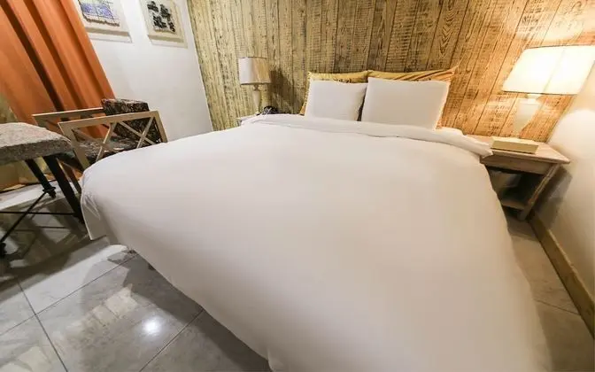 Standard Tek Büyük Yataklı Oda