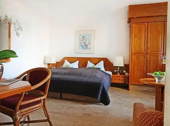 Comfort Tek Büyük Yataklı Oda