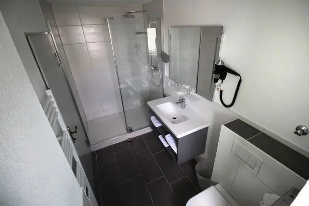 Superior Tek Büyük Yataklı Oda, Balkon, Göl Manzaralı