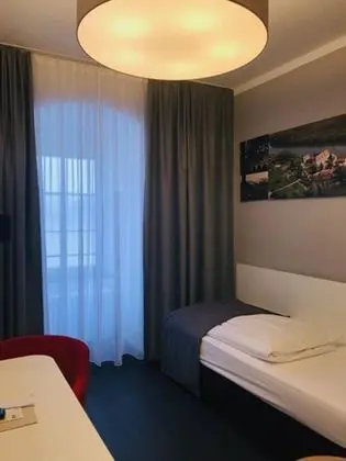 Business Tek Kişilik Oda, 1 Tek Kişilik Yatak, Nehir Manzaralı