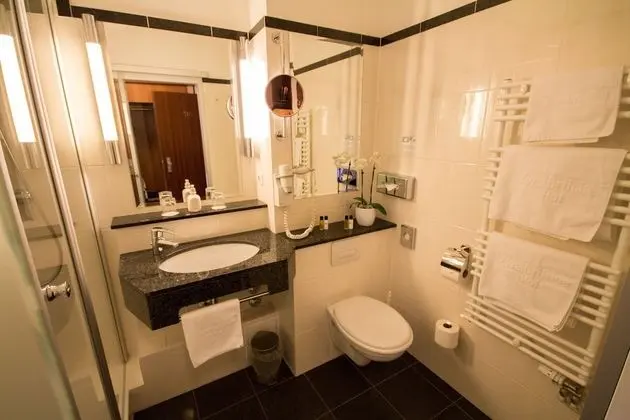 Comfort Tek Büyük Yataklı Oda