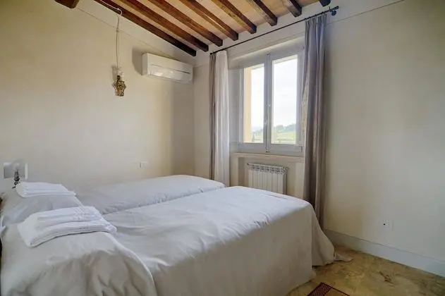 Apart Daire, Özel Banyo (Giallo/Rosso)