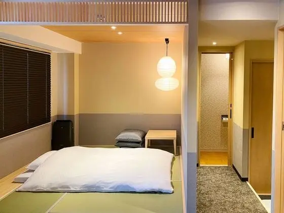 Oda, Sigara İçilmez (Queen with Tatami)