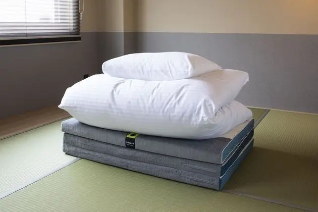 Oda, Sigara İçilmez (Queen with Tatami)