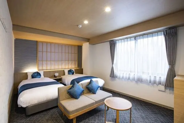 İki Ayrı Yataklı Oda, Sigara İçilmez