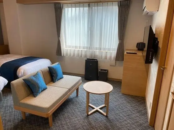 İki Ayrı Yataklı Oda, Sigara İçilmez