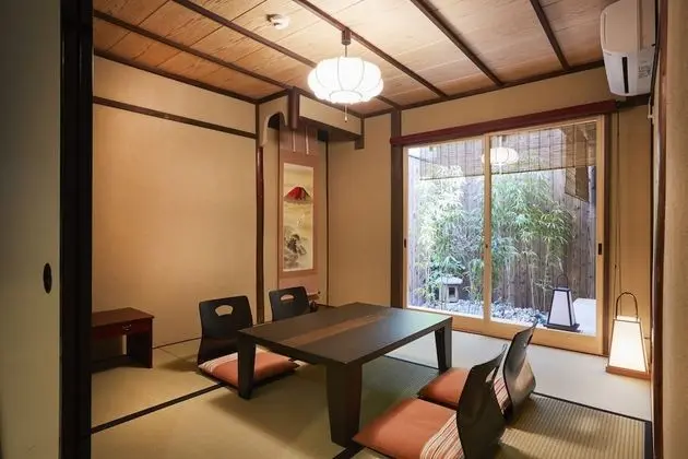 Traditional Ev (Japanese Style)