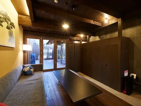Ev (for 1-6 People)